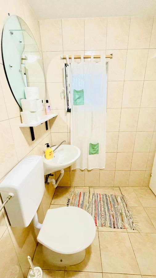 Colorful And Happy Apartment Sukosan - With Parking Esterno foto