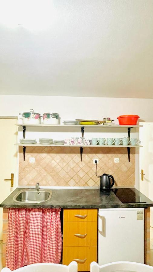 Colorful And Happy Apartment Sukosan - With Parking Esterno foto